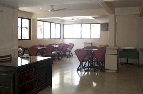 Hotel Meru Poona Buitenkant foto